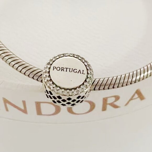 PANDORA Galo de Portugal Charm - Picture 3 of 3